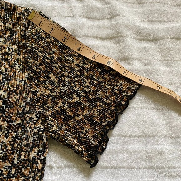 Loose fitting, light, summery, dressy, short sleeved top - Picture 8 of 12